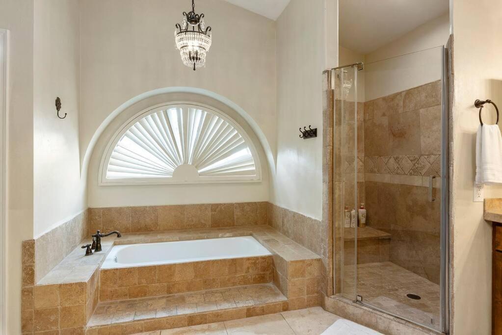 Scottsdale Retreat,heated Pool, Game & More! Holiday home *
